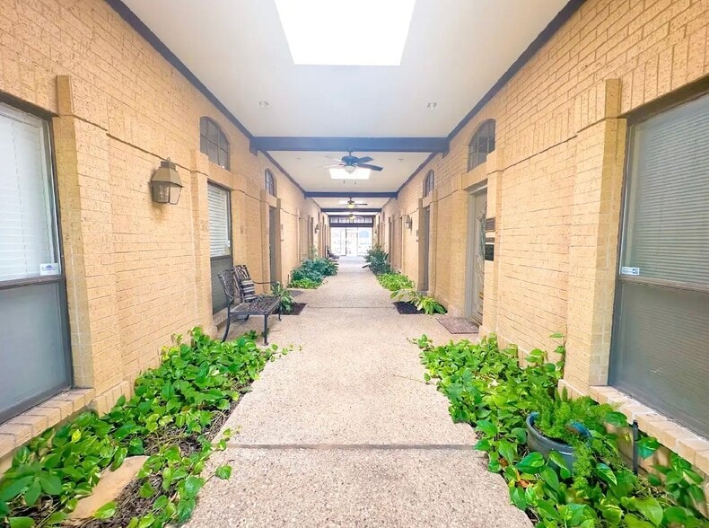 Primary Photo Of 600 W Campbell Rd, Richardson Medical For Sale