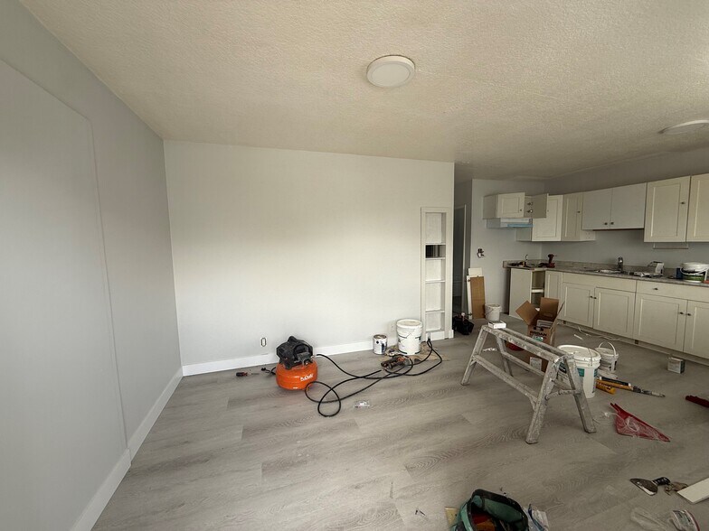 More Photos Of 44477 Yale Rd, Chilliwack General Retail For Sale