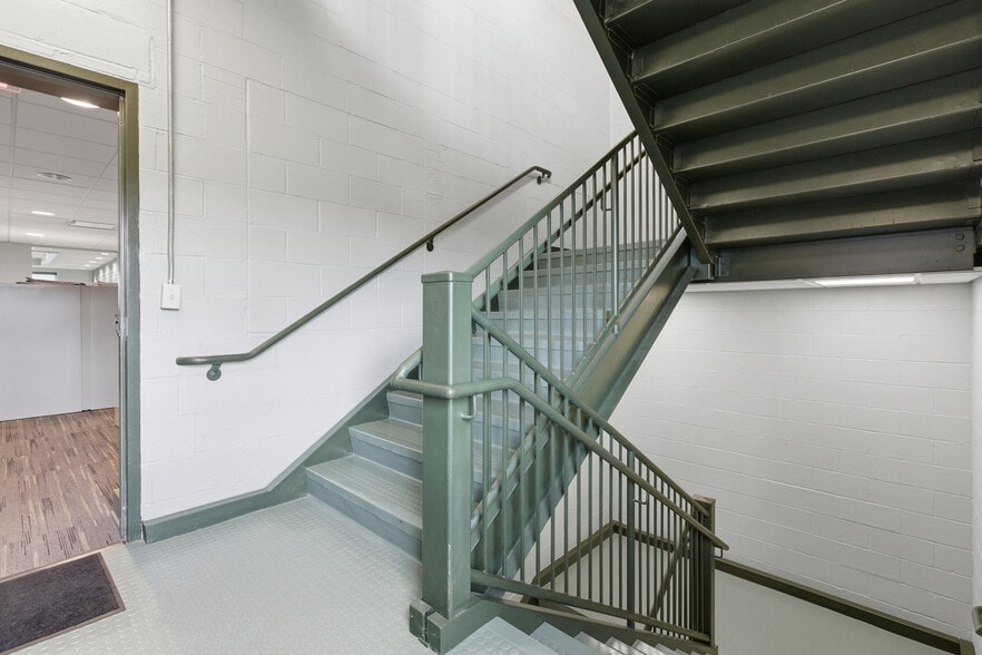 More Photos Of 3009 Washington Rd, McMurray Office For Sale