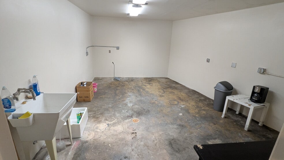 More Photos Of 22331-22345 Meekland Ave, Hayward Warehouse For Lease