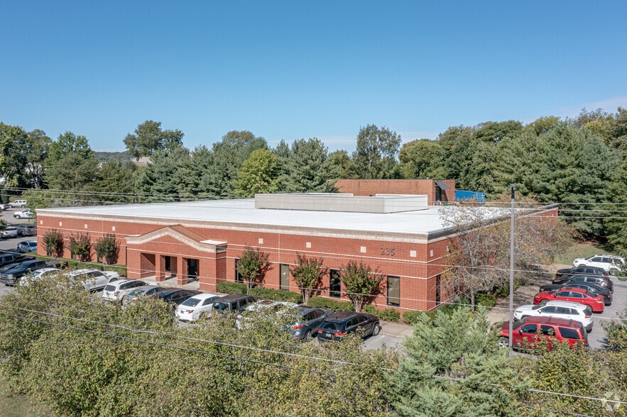 More Photos Of 235 Noah Dr, Franklin Loft Creative Space For Lease