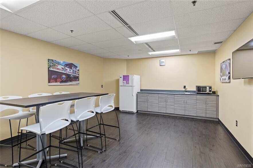 More Photos Of 2350 N Forest Rd, Getzville Office For Lease