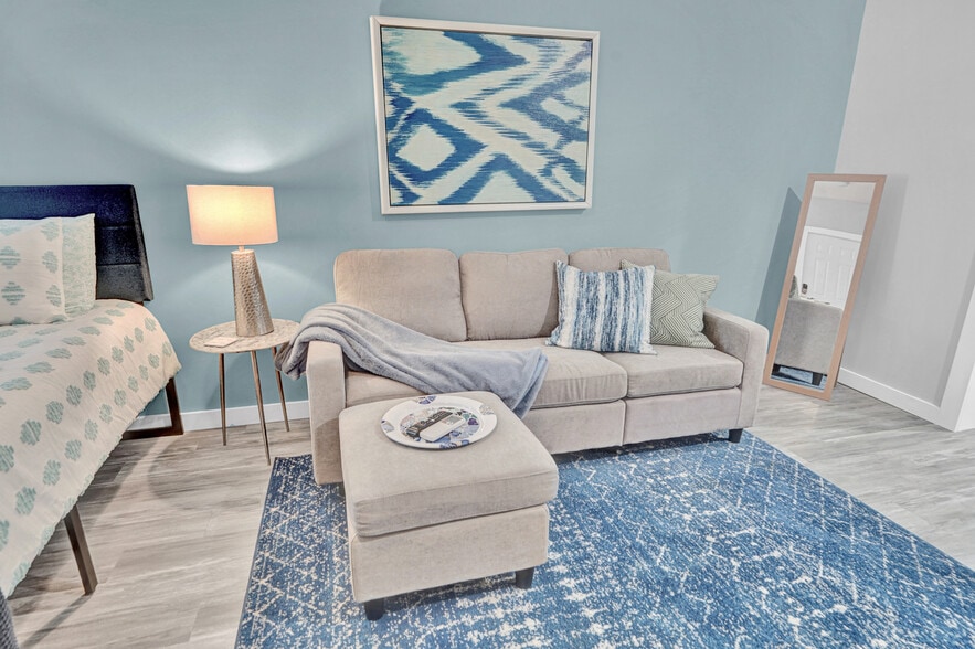 More Photos Of 8 Gipson Pl, Fort Walton Beach Hotel For Sale