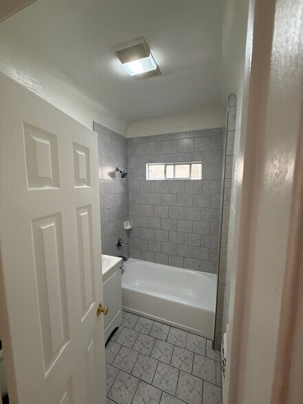 More Photos Of 2175 Chestnut Ave, Long Beach Apartments For Sale