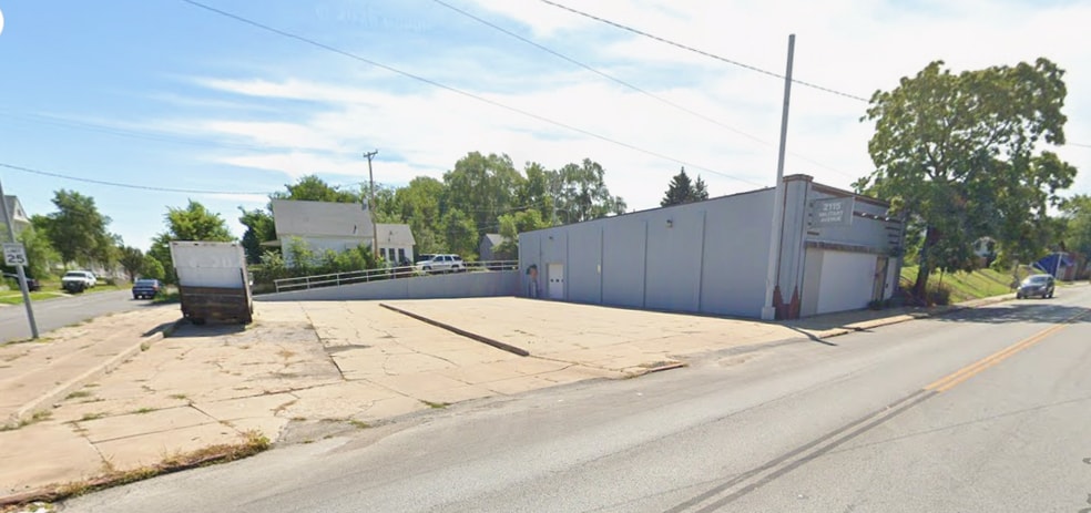 More Photos Of 2115 Military Ave, Omaha Freestanding For Sale