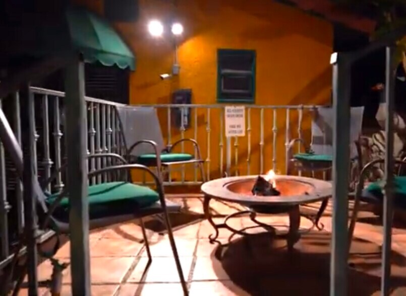 More Photos Of 22942 Crespi St, Woodland Hills Specialty For Sale