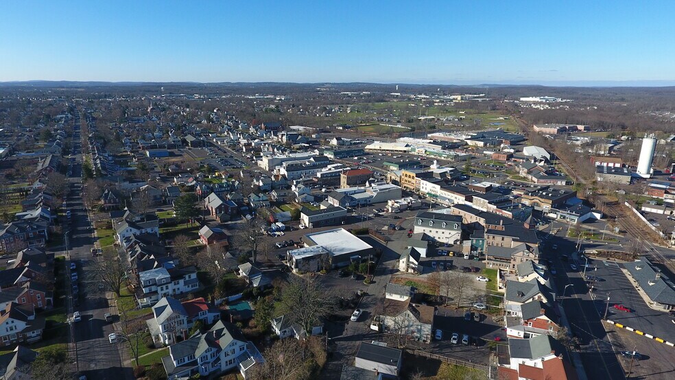 More Photos Of 200 Apple St, Quakertown Medical For Lease