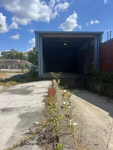 More Photos Of 201 Triana Blvd, Huntsville Warehouse For Lease