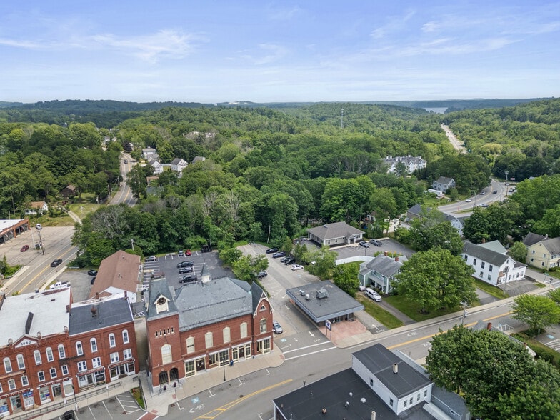 More Photos Of 12 School St, Merrimac Bank For Lease