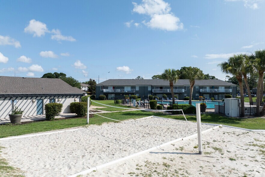 More Photos Of 6900 Concord Dr, Tampa Apartments For Sale