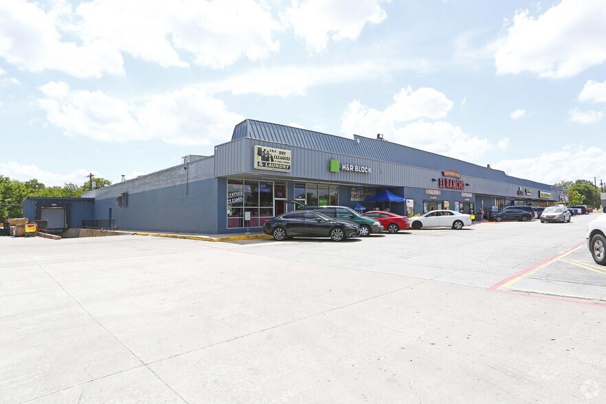 More Photos Of 1530-1560 S 1st St, Garland Storefront For Lease