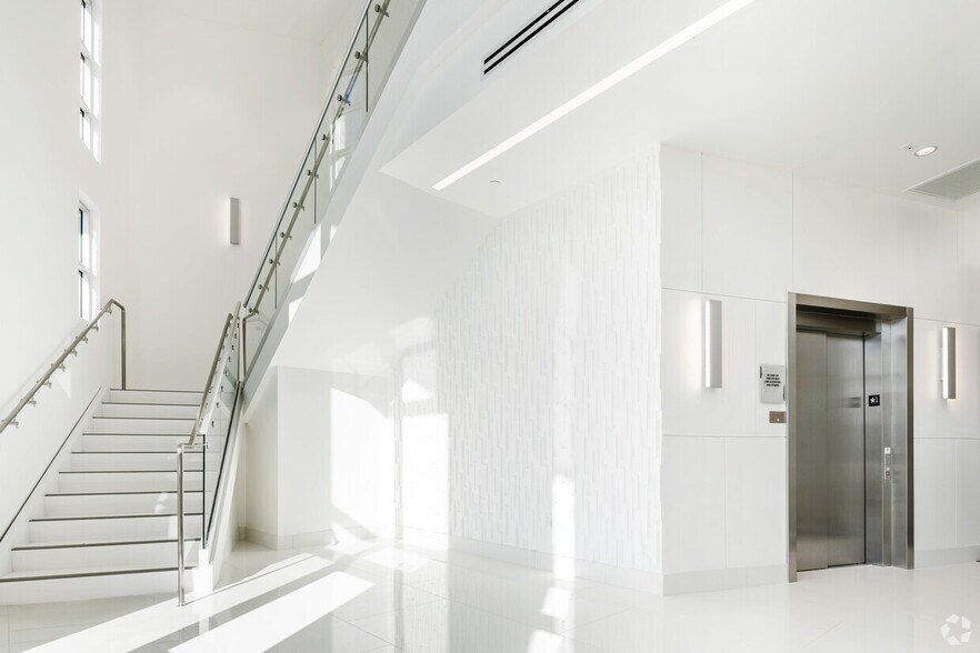 More Photos Of 7710 N FM 620 Rd, Austin Medical For Sale