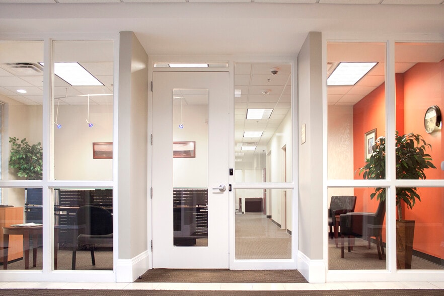 More Photos Of 1300 Ridenour Blvd, Kennesaw Office Residential For Lease