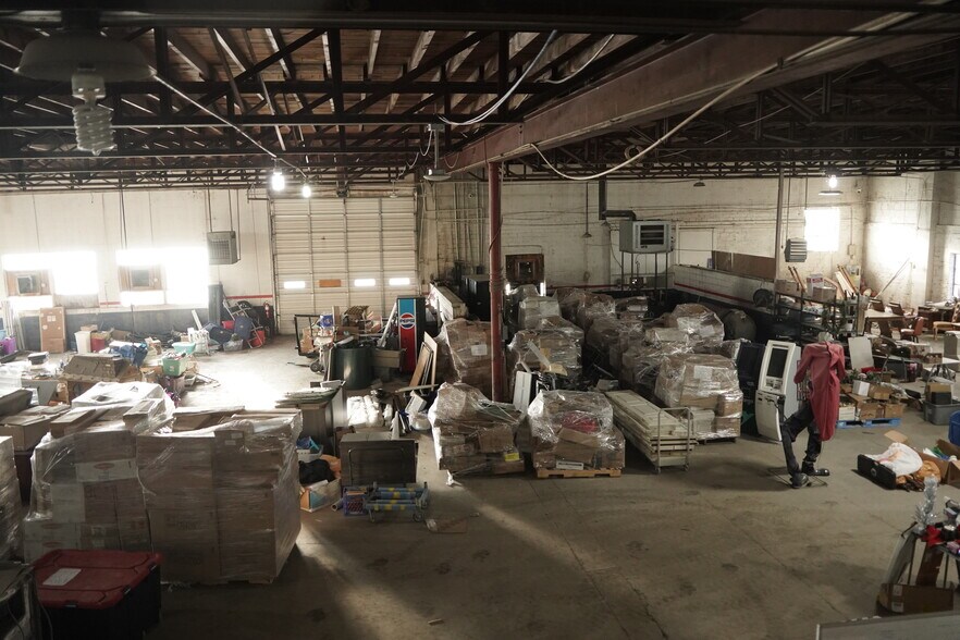 More Photos Of 215 N Main Ave, Big Lake Flex For Sale