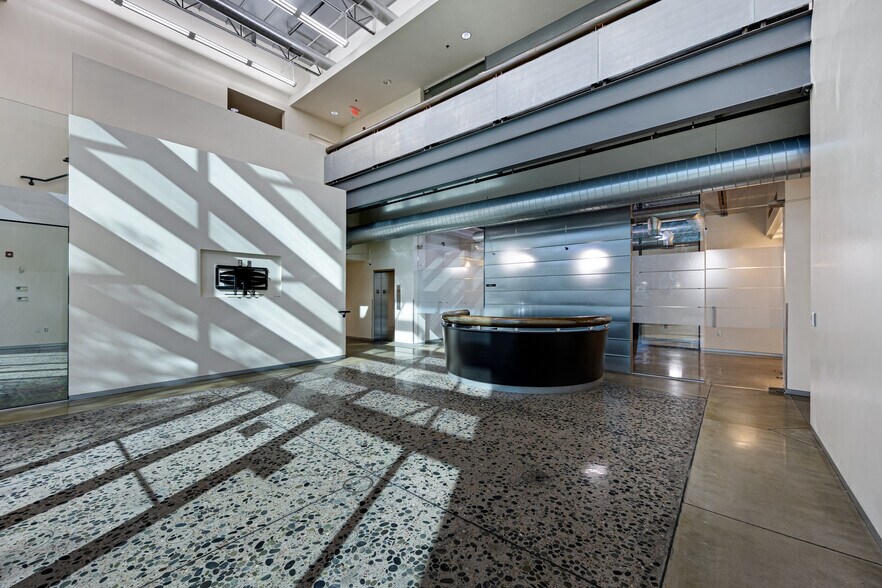 More Photos Of 1850 E Riverview Dr, Phoenix Manufacturing For Lease