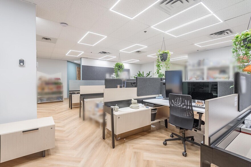 More Photos Of 50 Rue Saint-Charles O, Longueuil Medical For Lease