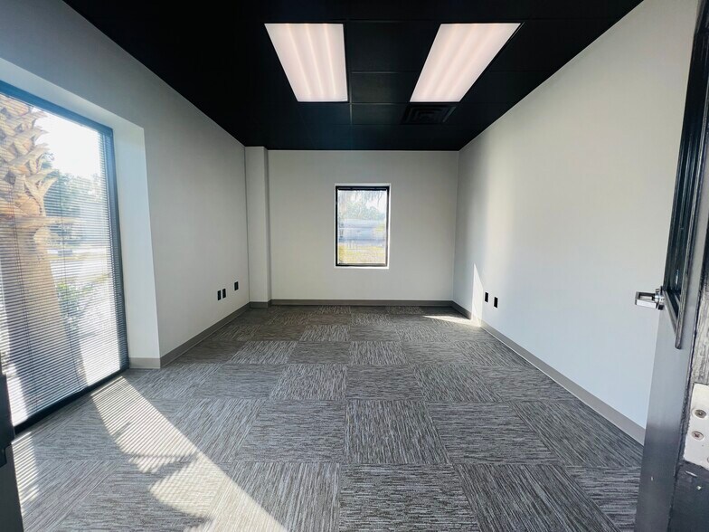 More Photos Of 444 Deanna Ln, Charleston Office For Lease