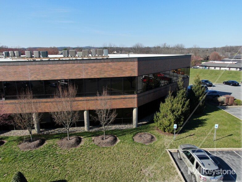 More Photos Of 985 Berkshire Blvd, Wyomissing Medical For Lease