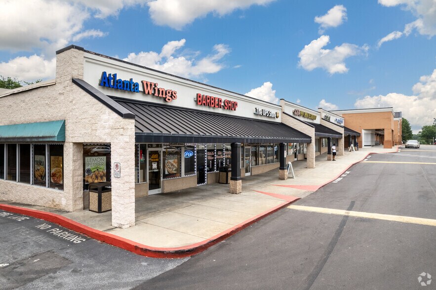More Photos Of 610-640 Thornton Rd, Lithia Springs Storefront For Lease