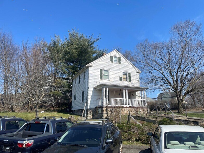 More Photos Of 16 Beaver Brook Rd, Danbury Warehouse For Sale