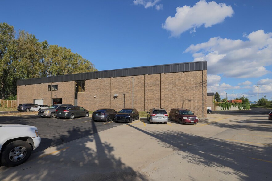 More Photos Of 9220 Bass Lake Rd, New Hope Medical For Lease