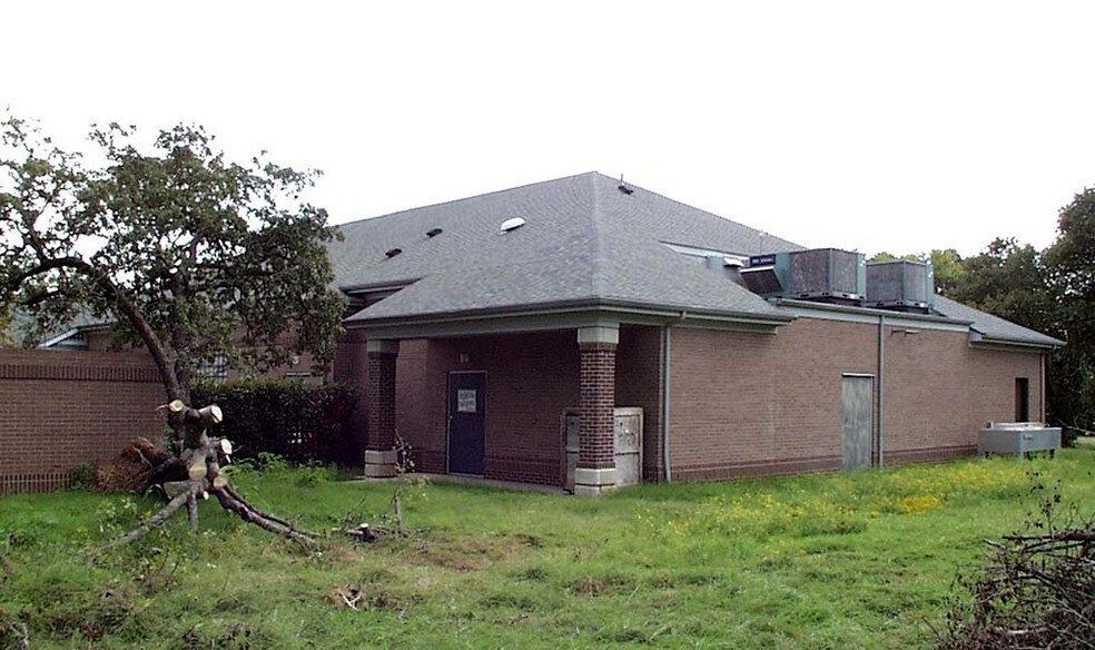 More Photos Of 1801 Precinct Line Rd, Hurst Medical For Lease