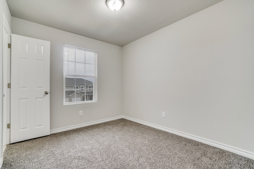 More Photos Of 16910 Dancing Ava, Selma Multifamily For Sale