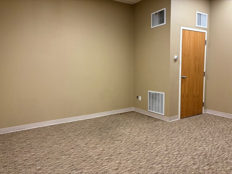 More Photos Of 105 1st St SE, Minot Apartments For Sale