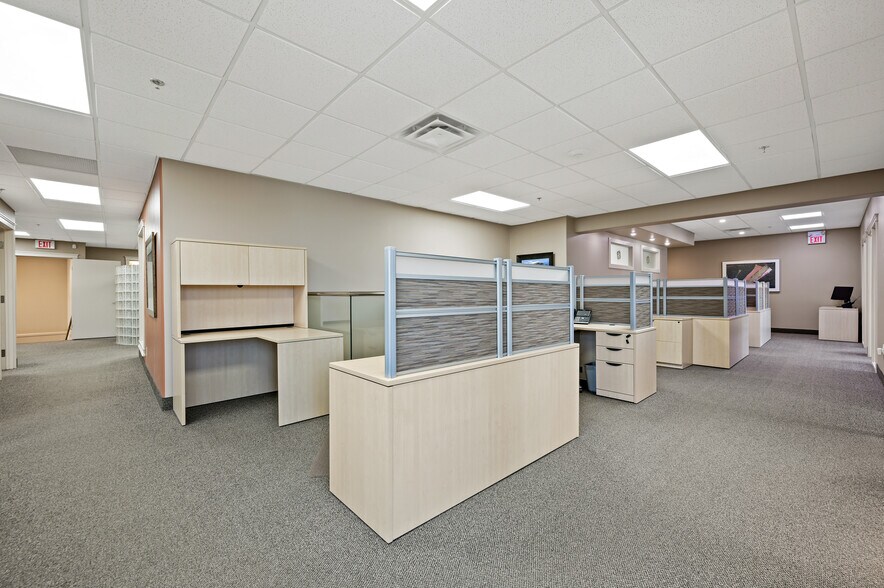 More Photos Of 150 Chippewa Rd, Sherwood Park Flex For Sale