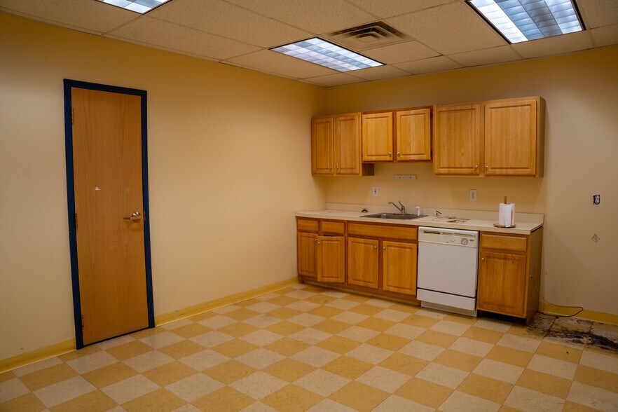 More Photos Of 441 New Karner Rd, Albany Office For Lease