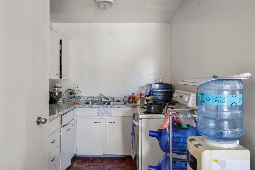 More Photos Of 2929 W Colorado Ave, Denver Apartments For Sale