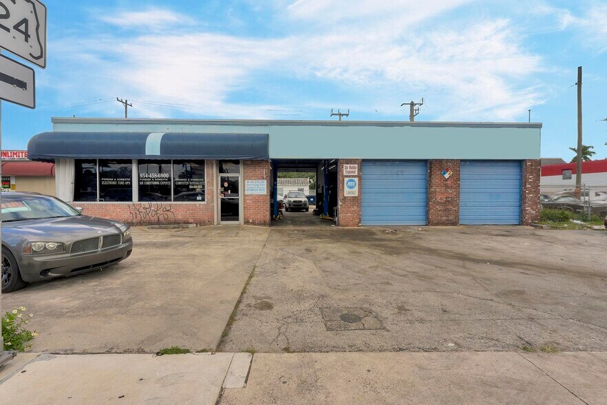 More Photos Of 1010 N Federal Hwy, Hallandale Beach Service For Sale