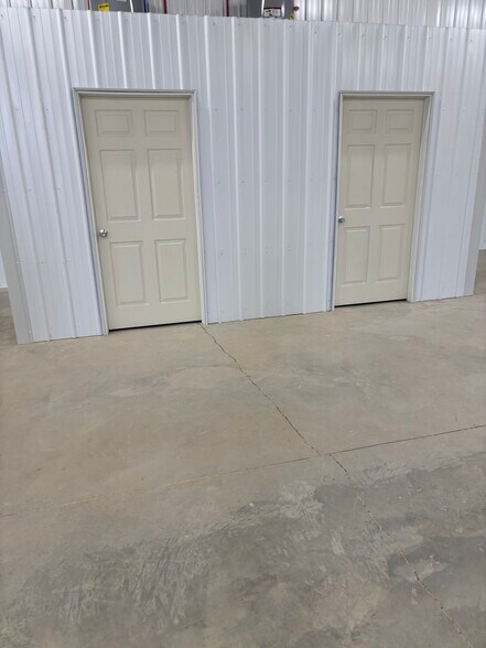 More Photos Of 8,18 Juneau Ln, Morgantown Light Distribution For Lease