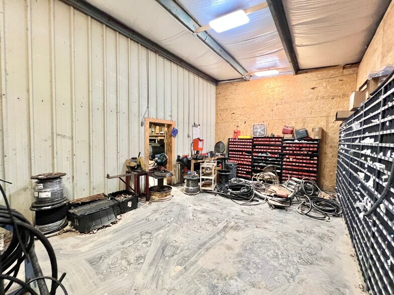 More Photos Of 11660 Highway 96, Millport Auto Repair For Lease