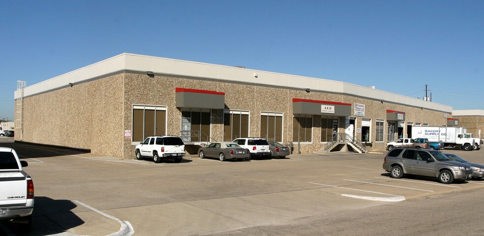 More Photos Of 3276-3284 Quebec St, Dallas Unknown For Lease