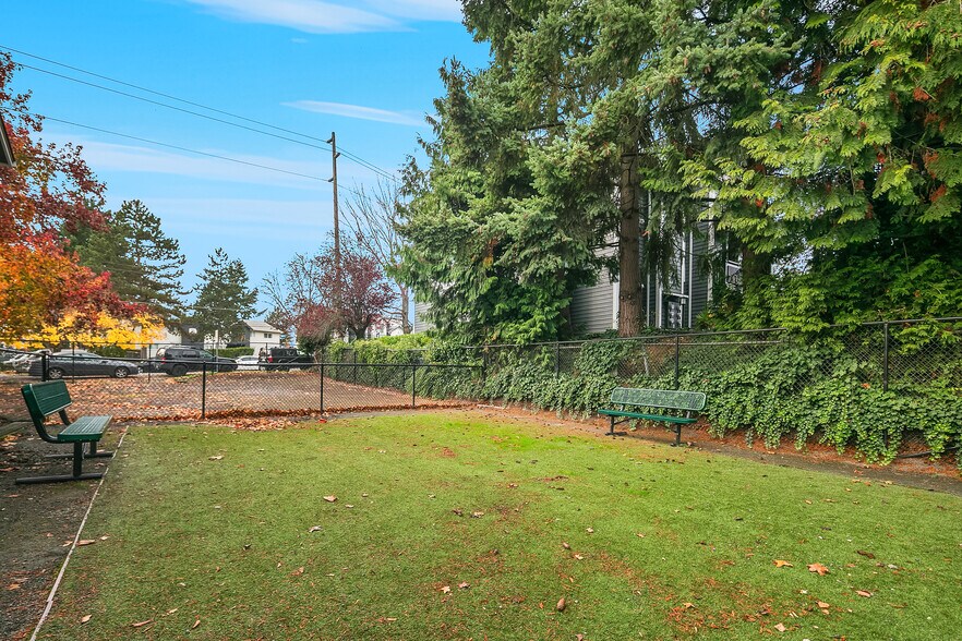 More Photos Of 23006 30th Ave S, Des Moines Apartments For Sale