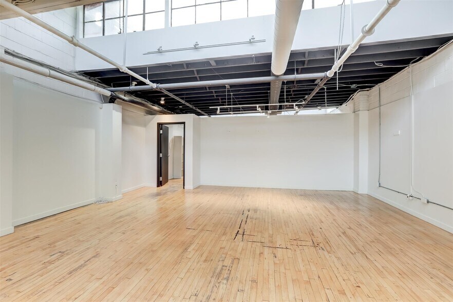 More Photos Of 170 Bedford Rd, Toronto Unknown For Lease