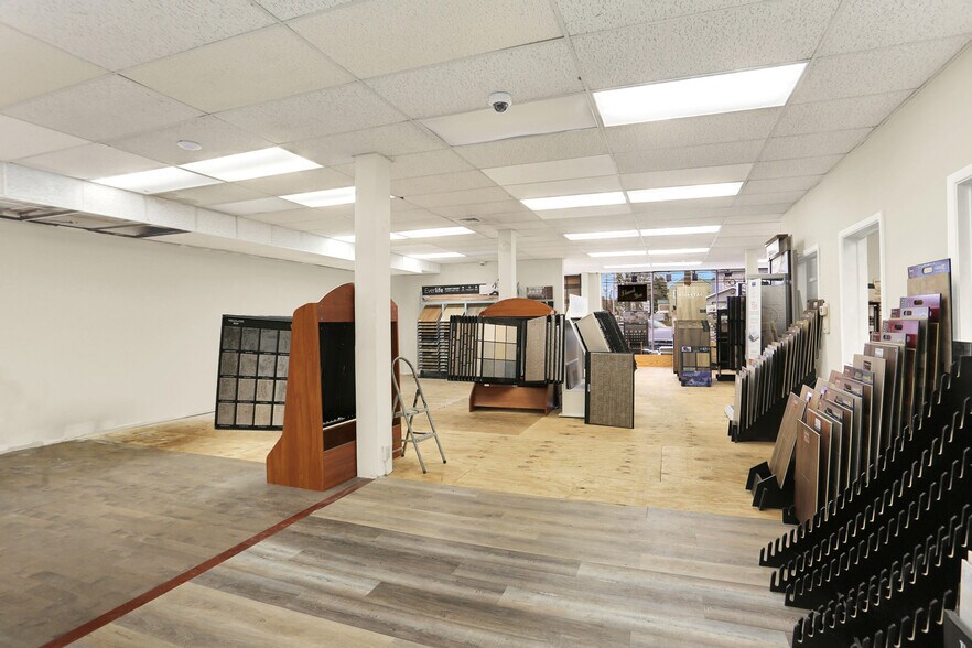 More Photos Of 1915 Lenox St, Harrisburg Freestanding For Sale