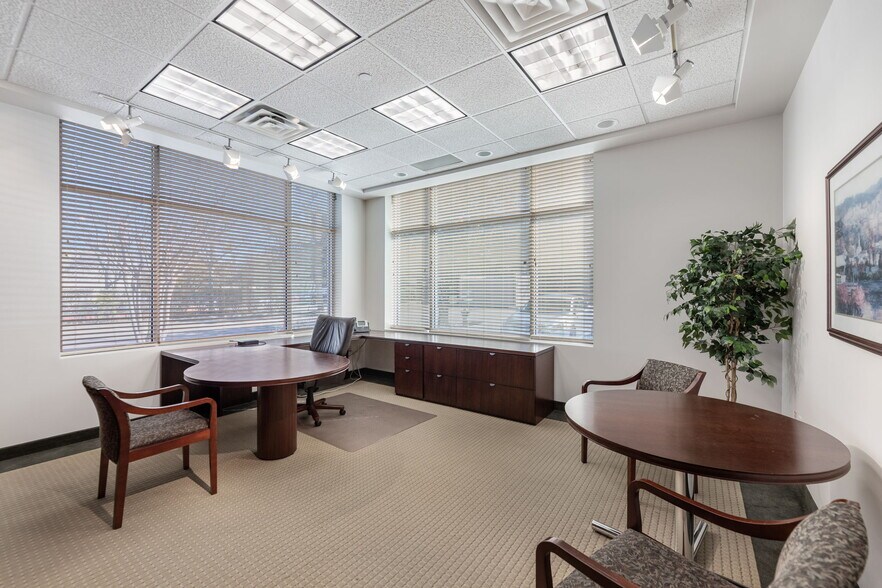 More Photos Of 6400 N Belt Line Rd, Irving Office For Sale
