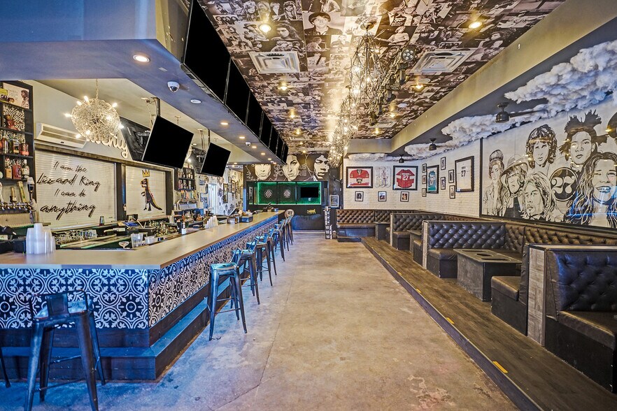 More Photos Of 835-841 NE 3rd Ave, Fort Lauderdale Bar For Sale