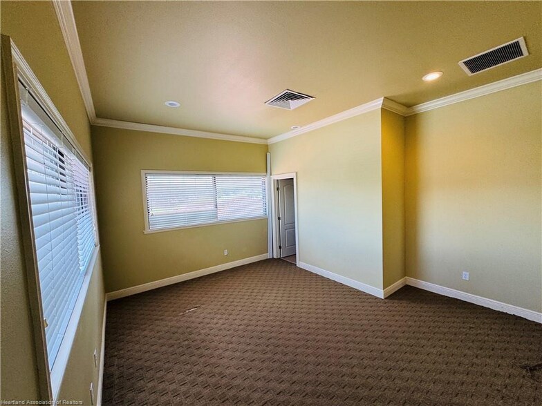 More Photos Of 2237 US Highway 27 S, Sebring Medical For Lease