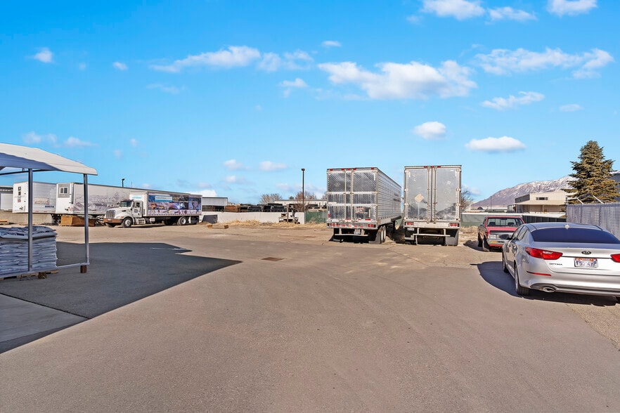 More Photos Of 1704 W 2550 S, Ogden Showroom For Lease