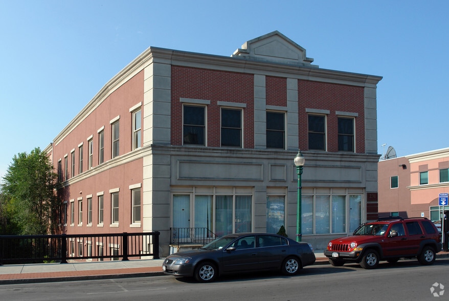 Primary Photo Of 231 Walton St, Syracuse Office Residential For Sale