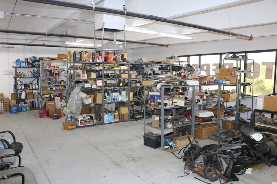 More Photos Of 3105 E Main St, Mesa Warehouse For Sale