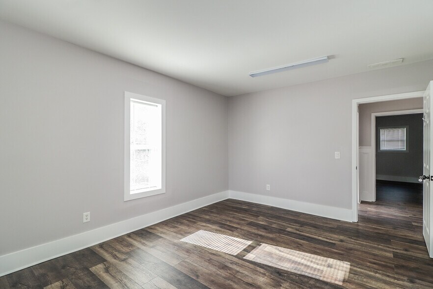 More Photos Of 104 W Candler St, Winder Medical For Sale