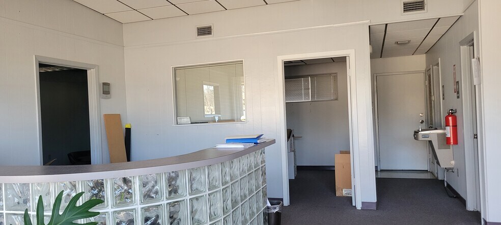 More Photos Of 2820 E Marshall Ave, Longview Light Manufacturing For Lease