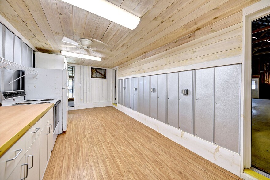 More Photos Of 2575 Old Mill Creek Rd, Brenham Specialty For Sale