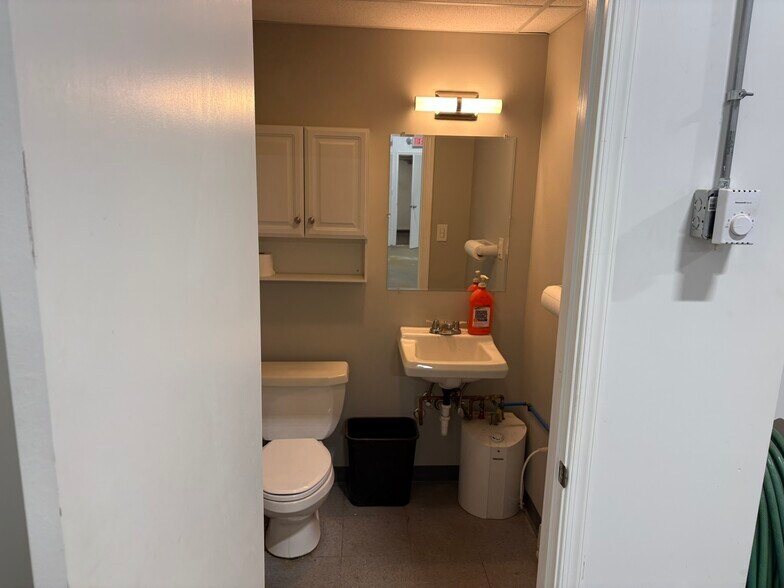 More Photos Of 151 Discovery Dr, Colmar Light Distribution For Lease