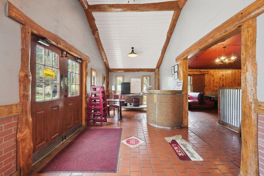 More Photos Of 100 Covered Bridge Rd, Euharlee Restaurant For Sale