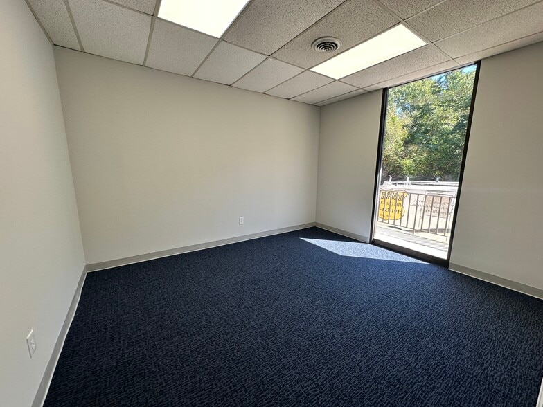 More Photos Of 5360 Snapfinger Woods Dr, Decatur Distribution For Lease